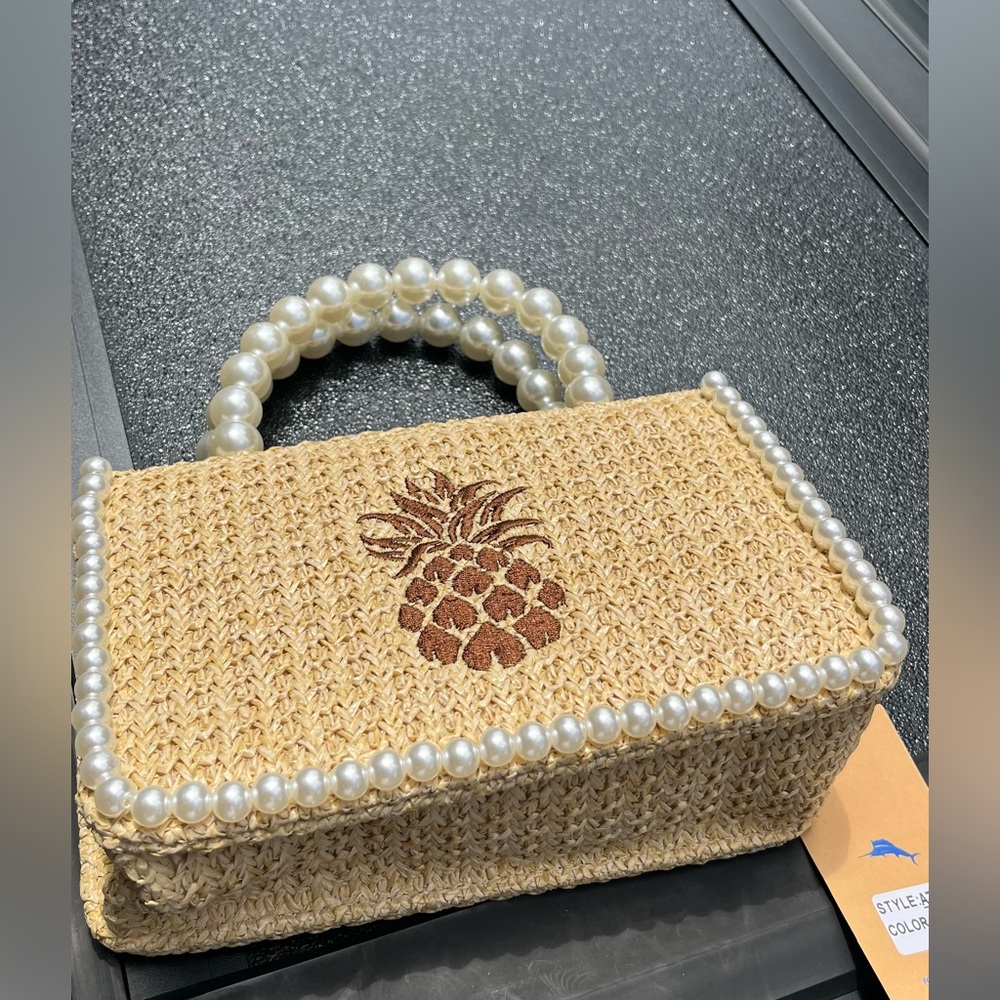 Pineapple pearl handle purse